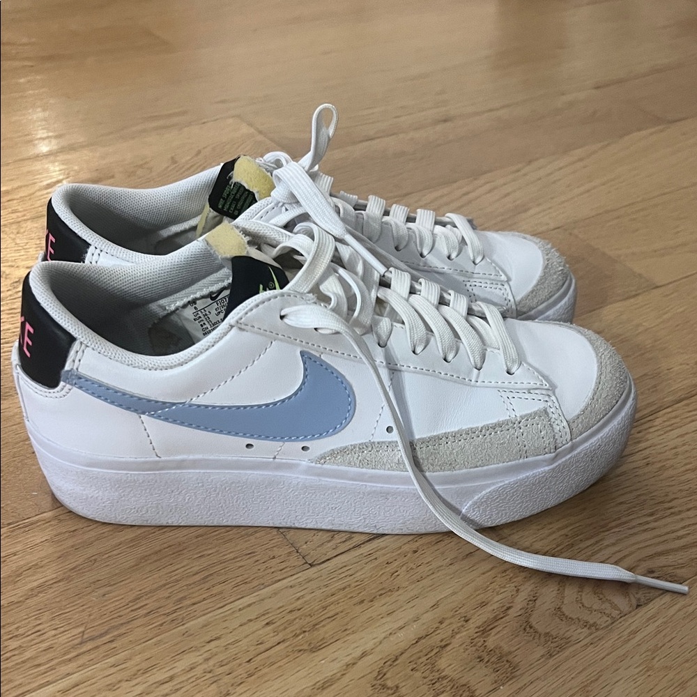 Nike Women's White and Light Blue Sneakers